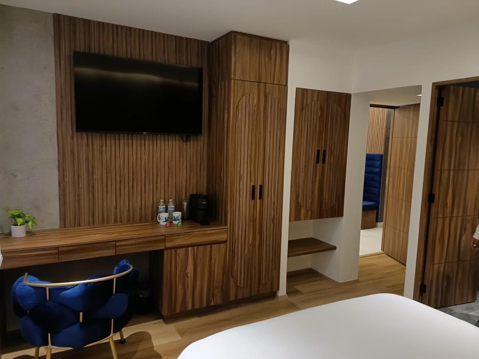 Eugenio Suetes Hotel Мексико Сити Стая снимка